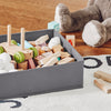 SoBuy | Kinderregal mit 2 Stoffboxen | Bücherregal | Spielzeugtruhe mit Rollen | KMB71-W